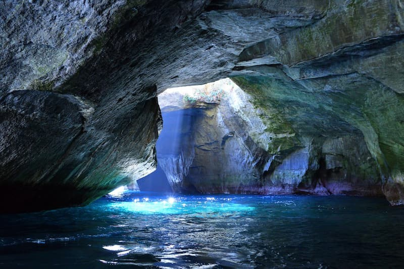 Dogashima Tensodo (Blue cave)