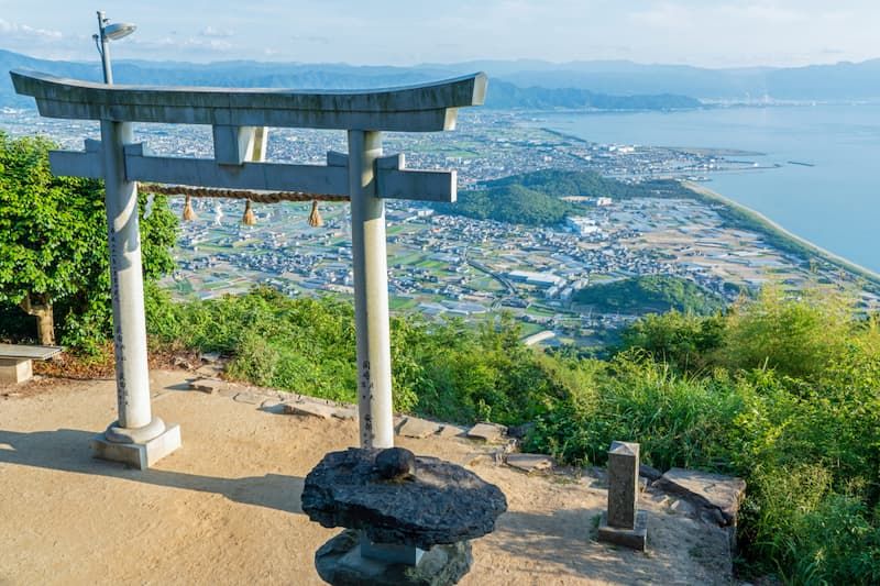 天空の鳥居から見る絶景の神社12選！高屋神社や石鎚神社も｜ZEKKEI Japan