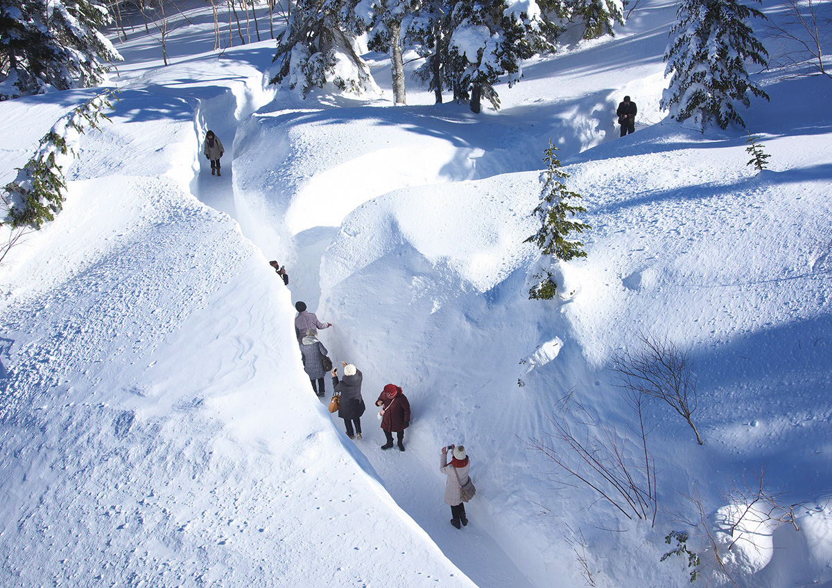 雪昏れて…奥飛騨白川郷 白川郷2/3 荻町：神田家 煙抜き窓からの合掌集落 ☆明善寺辺りの