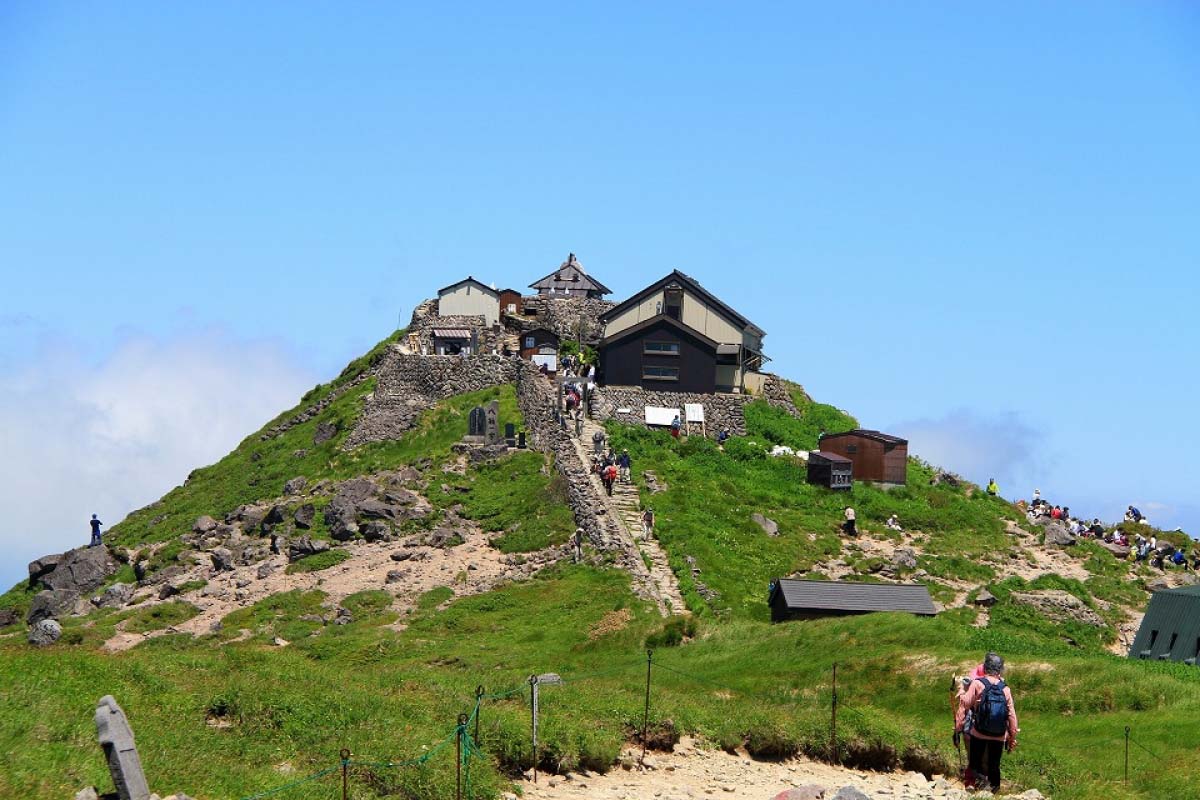 天空の鳥居から見る絶景の神社12選！高屋神社や石鎚神社も｜ZEKKEI Japan