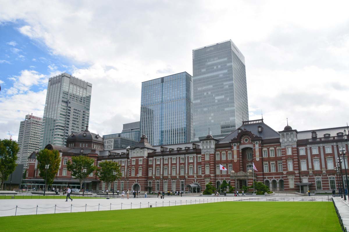 皇居の四季 日本の四季が生んだ六種の和素材を使用したサントリージャパニーズ