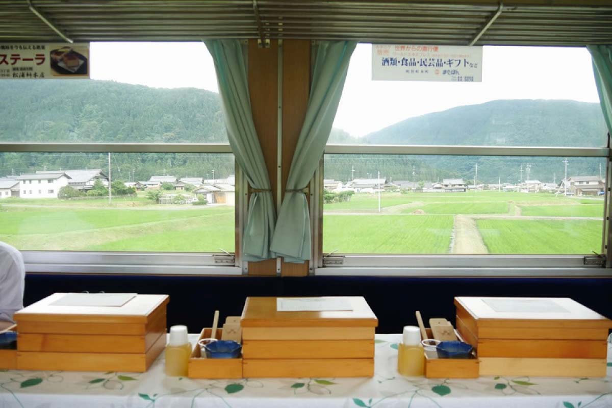 高原鉄男 TETSUO 板絵『どんなに遠い道のりだって歩かなければ明日はない』 高原鉄男 TETSUO 板絵『どんなに遠い道のりだって歩かなければ明日はない』