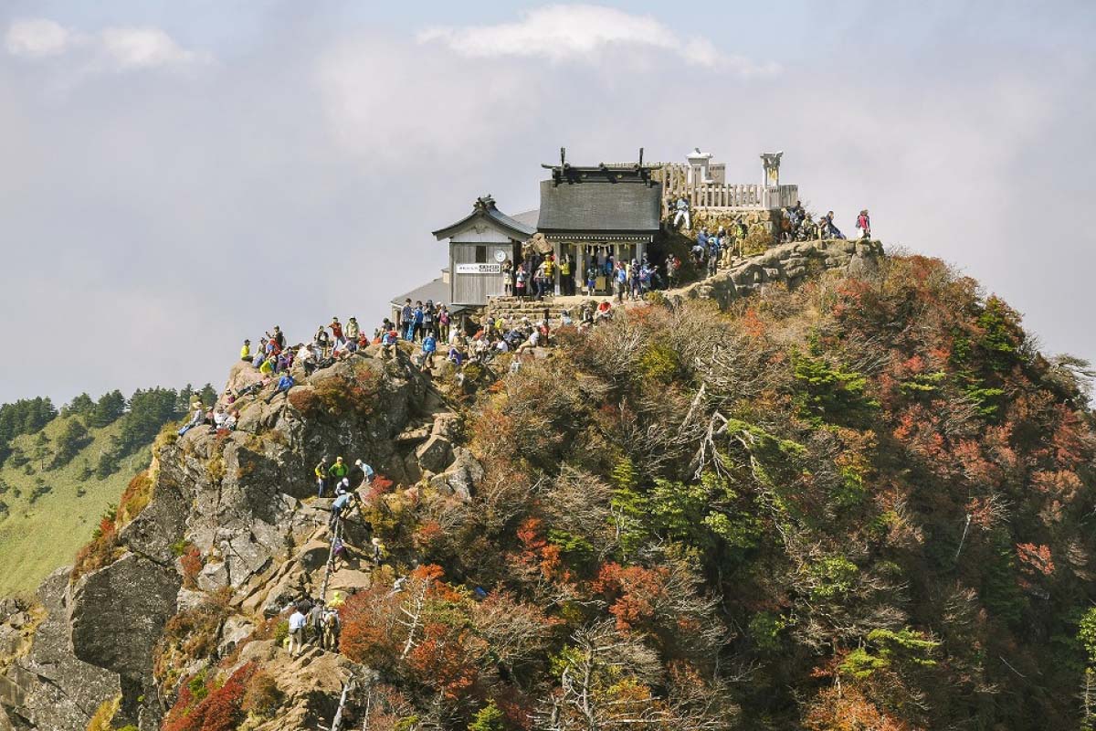 天空の鳥居から見る絶景の神社12選！高屋神社や石鎚神社も｜ZEKKEI Japan