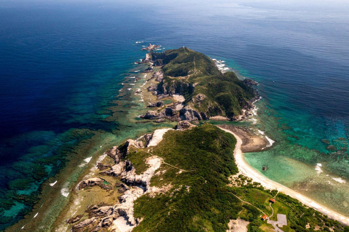 世界トップクラスに美しいケラマブルーの海とウミガメと星空 渡嘉敷島1