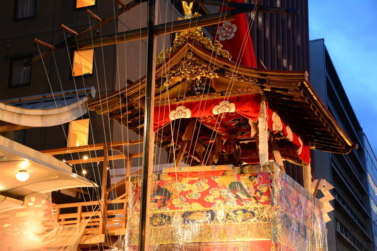 祇園祭　伝統的な風景の丸帯　反物　インテリア 京都 貴船神社にて七夕笹飾り(ライトアップ)を7月1日から開催