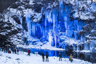 三十槌の氷柱