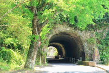 耶馬溪 青の洞門