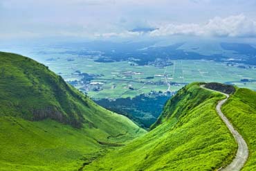 【パステル原画 A5 2枚セット】天空の道（熊本地震前後の阿蘇） パステル原画 A5 2枚セット】天空の道（熊本地震前後の阿蘇） 阿蘇市